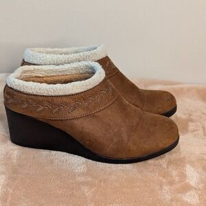 Cozy‎ Cabincore Embroidered Gloria Vanderbuilt Essie Faux Suede Clogs Shoes 6.5